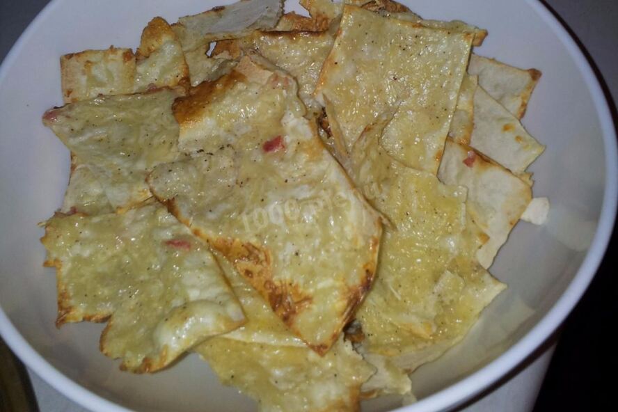 Рецепт чипсы из лаваша с яйцом сыром и колбасой