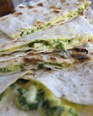 Лаваш с адыгейским сыром