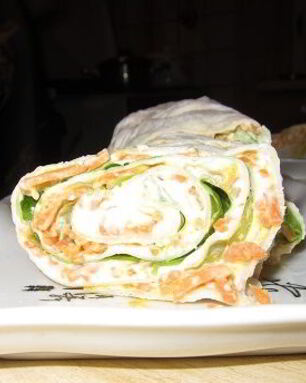 Лаваш с корейской морковкой и сыром