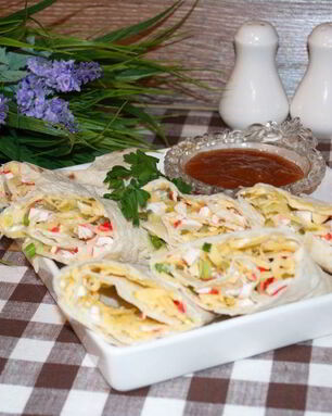 Лаваш с крабовыми палочками и огурцом