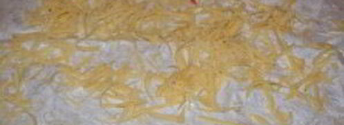 лаваш с крабовыми палочками и огурцом. Шаг 2