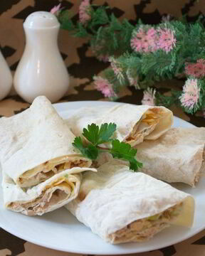 Лаваш с рыбой и сыром