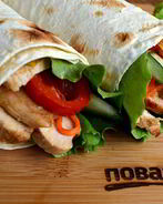 Ролл из лаваша с курицей и овощами