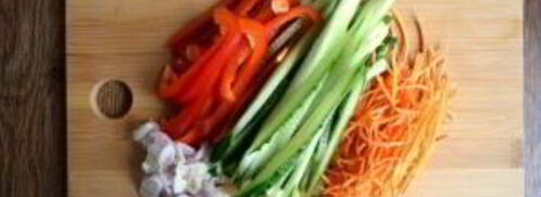 ролл из лаваша с курицей и овощами. Шаг 3