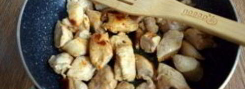 ролл из лаваша с курицей и овощами. Шаг 4