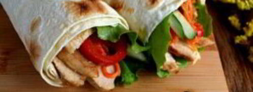 ролл из лаваша с курицей и овощами. Шаг 7