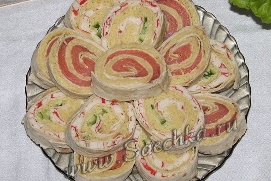 Рецепт рулетики из лаваша с крабовыми палочками