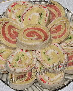 Рулетики из лаваша с крабовыми палочками