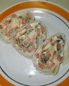 Рулетики из лаваша с рыбой