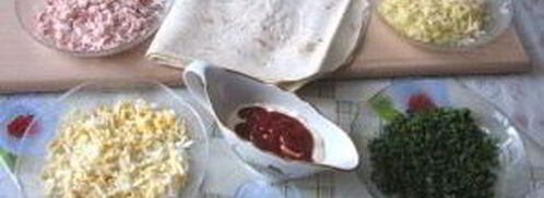 рулеты из лаваша с крабовыми палочками. Шаг 2