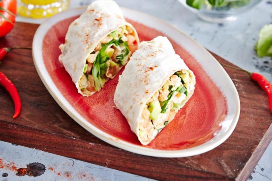 Рецепт рулеты из лаваша с салатом из фасоли и авокадо