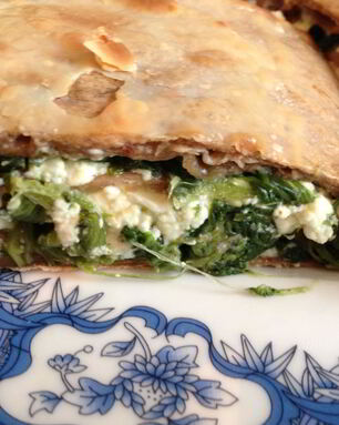 Шпинат в лаваше