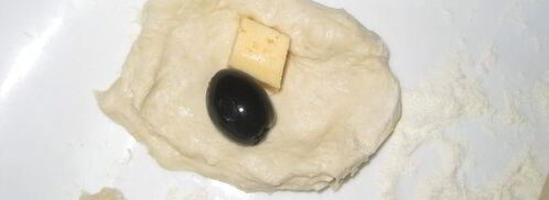 фокачча из шариков с сыром и оливками. Шаг 6