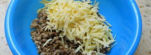 лепешки из лаваша с мясом и сыром. Шаг 2