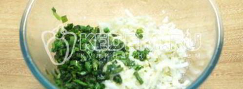 лепешки на сковороде с зеленым луком и яйцом. Шаг 8