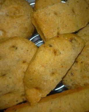 Лепешки с кукурузной мукой, сыром и пряностями