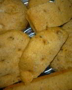 Лепешки с кукурузной мукой, сыром и пряностями