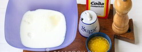 лепешки с сыром и зеленью на сковороде. Шаг 4