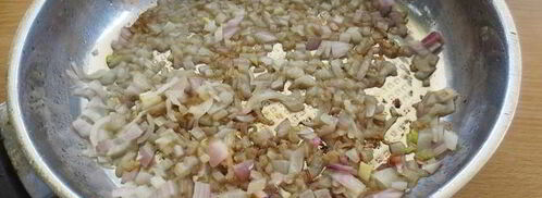 пиде — турецкая лепешка в форме лодочки с начинкой из фарша. Шаг 9