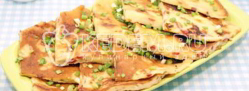 сырные лепешки с начинкой. Шаг 4