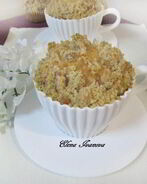 Биг-Маффины с вишней, кедровыми орешками и штрейзелем