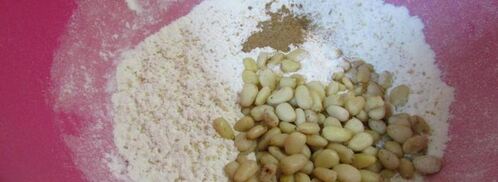 биг-маффины с вишней, кедровыми орешками и штрейзелем. Шаг 3