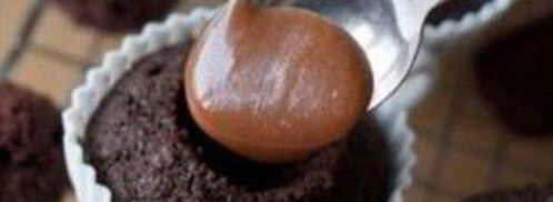 кофейные маффины с карамелью и взбитыми сливками. Шаг 4