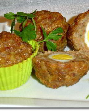 Маффины мясные с перепелиными яйцами