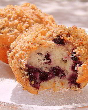 Маффины с черникой и ореховой корочкой