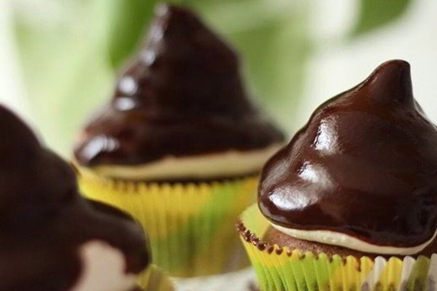 Рецепт шоколадные маффины с зефирным кремом