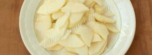 манник с яблоками на кефире. Шаг 7