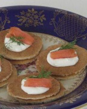 Гречневые оладьи с красной рыбой