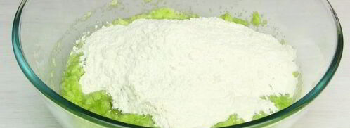 кабачковые оладьи с фаршем внутри. Шаг 3