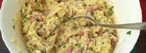 кабачковые оладьи с колбасой. Шаг 4