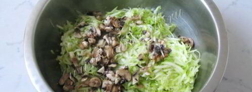 кабачковые оладьи с мясом и грибами. Шаг 5