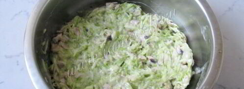 кабачковые оладьи с мясом и грибами. Шаг 9