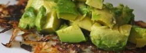 картофельные оладьи с яйцом и авокадо. Шаг 4