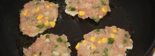 куриные оладьи с кукурузой и фасолью. Шаг 4