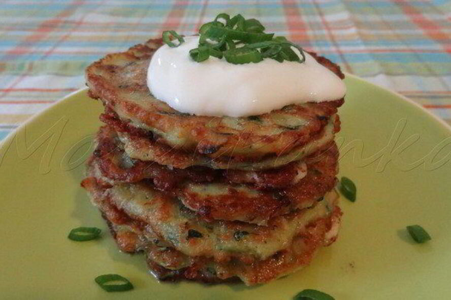 Рецепт нежные оладьи из цукини с фетой