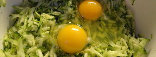 нежные оладьи из цукини с фетой. Шаг 2