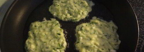 нежные оладьи из цукини с фетой. Шаг 6