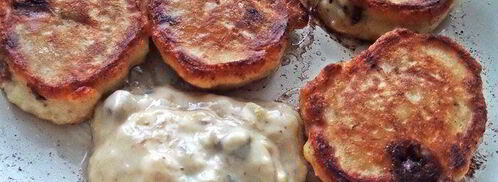 оладьи банановые с конфетами. Шаг 7