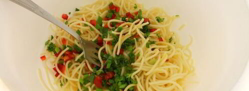 оладьи из спагетти с грибами, зеленью и сыром. Шаг 2