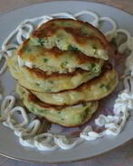 Оладьи с луком и яйцом на кефире