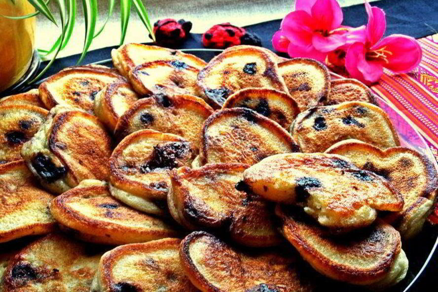 Рецепт оладьи с шоколадно-ягодной добавкой