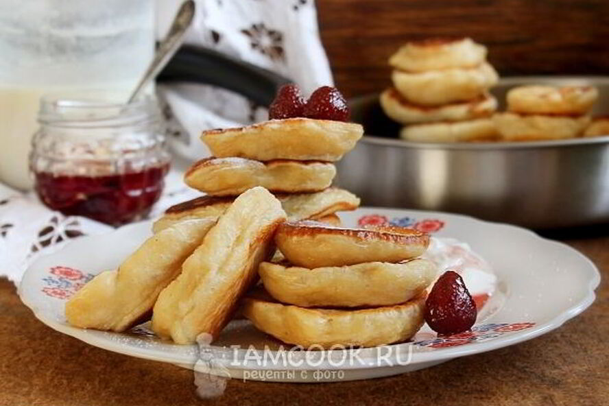 Рецепт пышные оладьи на кислом молоке с дрожжами