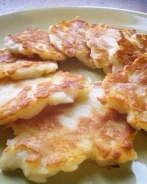 Яблочные оладьи