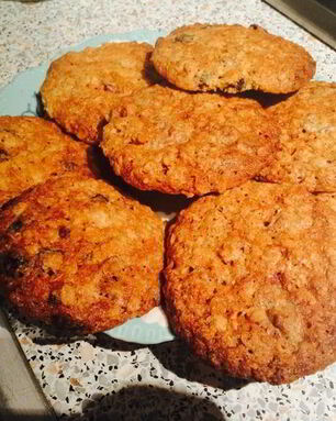 Овсяное печенье с изюмом и шоколадом