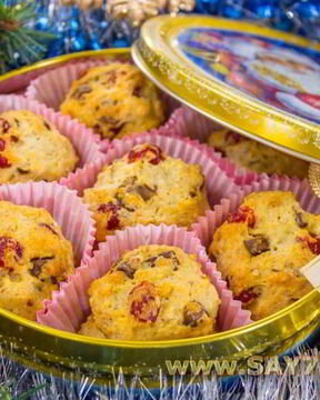 Печенье творожное с вишней, миндалем и шоколадом