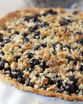 Ароматный пирог с лесными ягодами